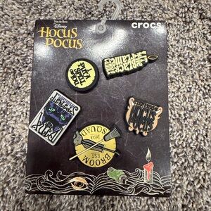 Disney Hocus Pocus Crocs Jibbitz in Black and Yellow